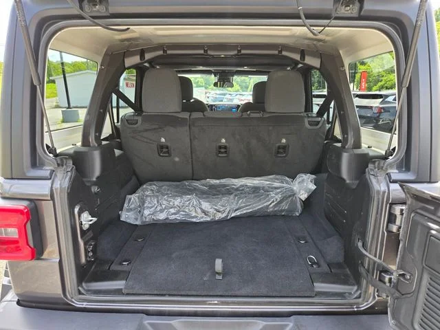 Used 2025 Gray Jeep Rubicon image 17