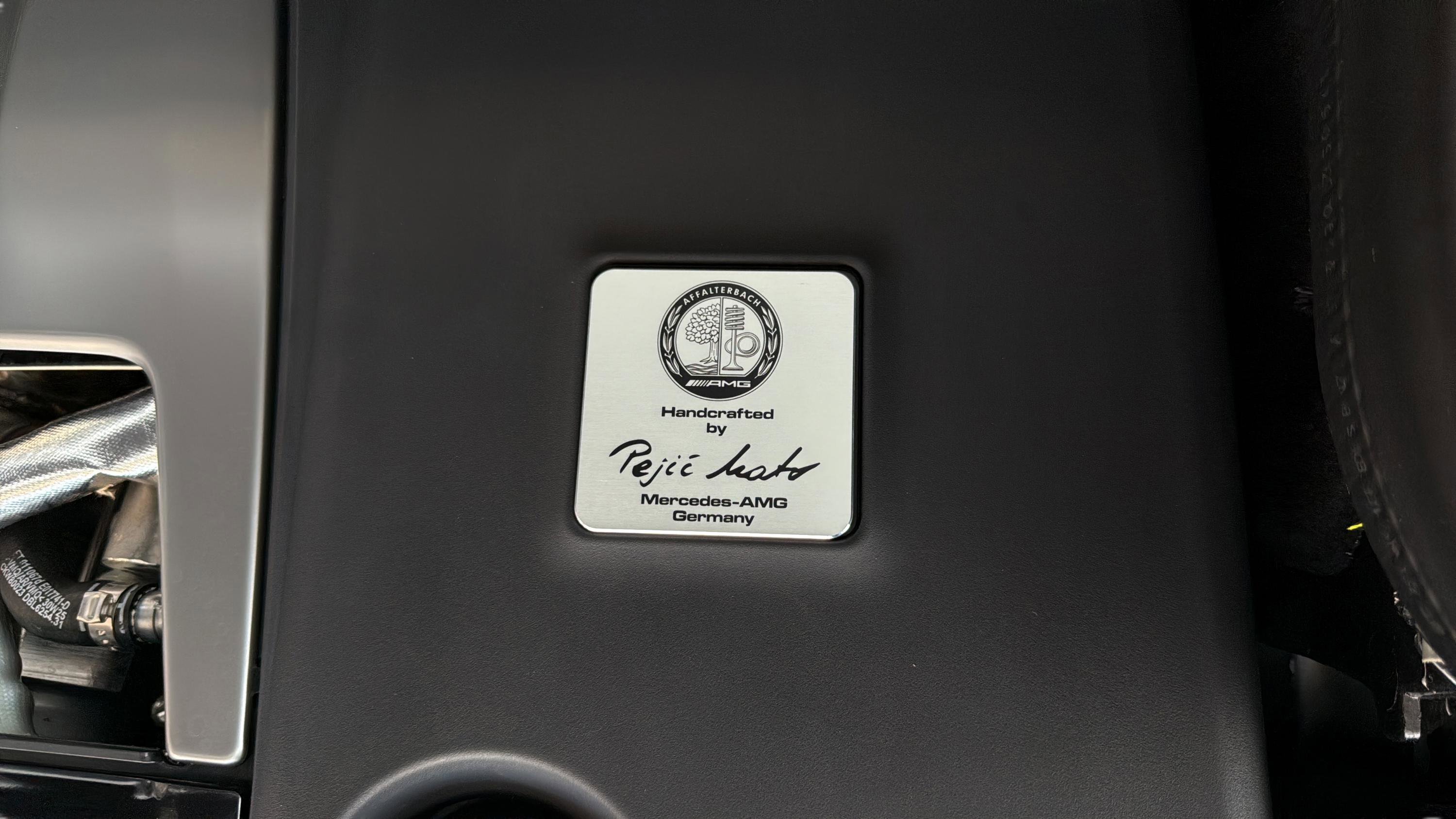 New 2026 MANUFAKTUR Signature Cirrus Silver Magno Mercedes-Benz AMG® GLS 63 image 10