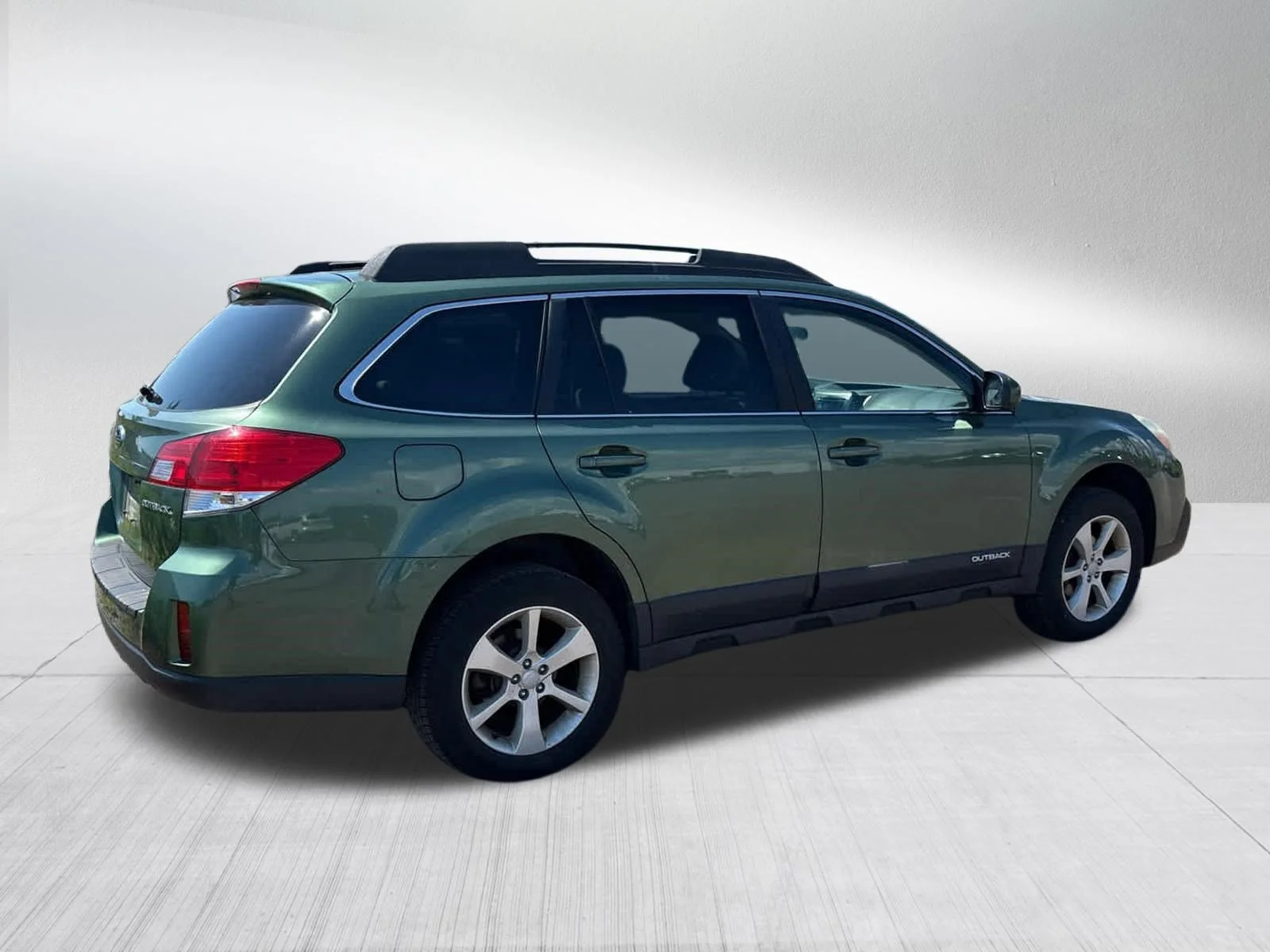 Used 2013 Cypress Green Pearl Subaru 2.5i Premium image 10