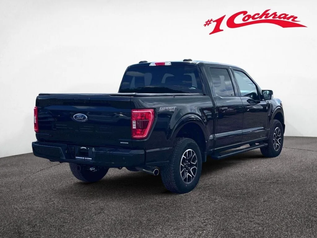 Used 2023 Agate Black Metallic Ford XLT image 8