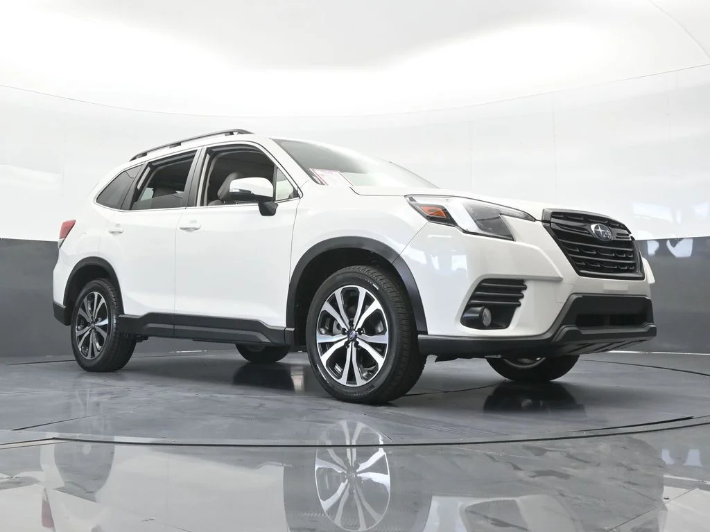 Used 2022 Crystal White Pearl Subaru Limited image 61