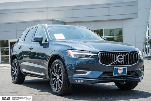 Used 2019 Denim Blue Volvo T5 Inscription image 1