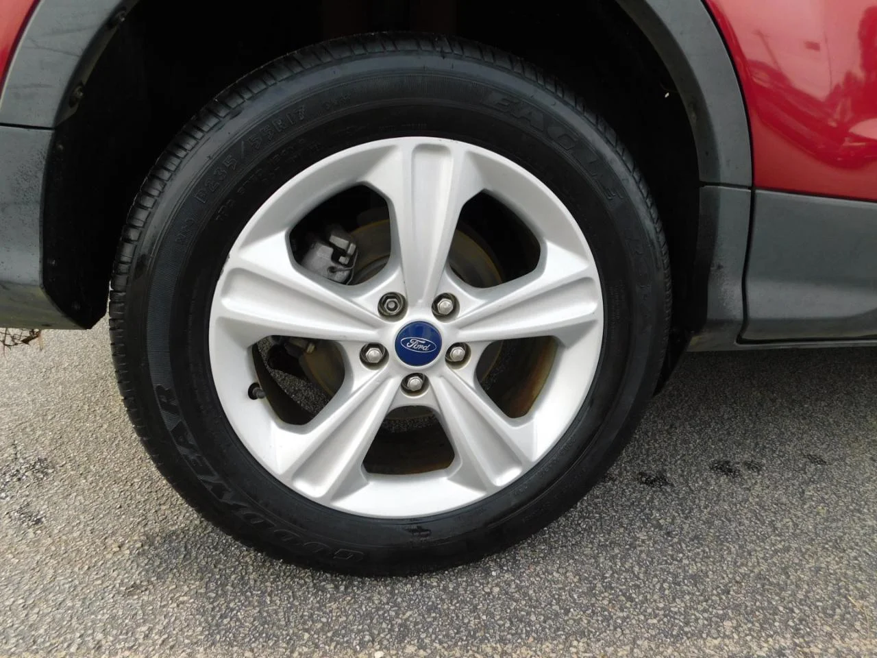 Used 2014 Red Ford FWD 4dr SE image 9