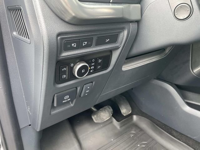 Used 2023 Oxford White Ford Lariat image 20