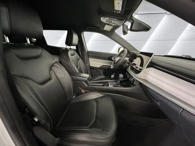 Used 2025 White Jeep Limited image 13