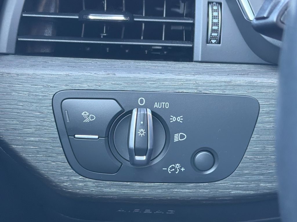Used 2024  Audi 45 S line Premium Plus image 27