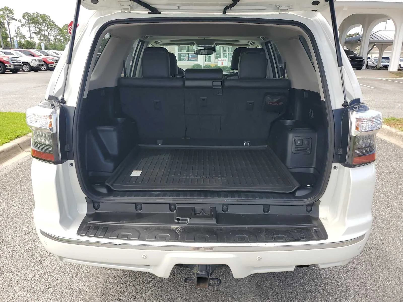 Used 2022 Blizzard Pearl White Toyota Limited image 6