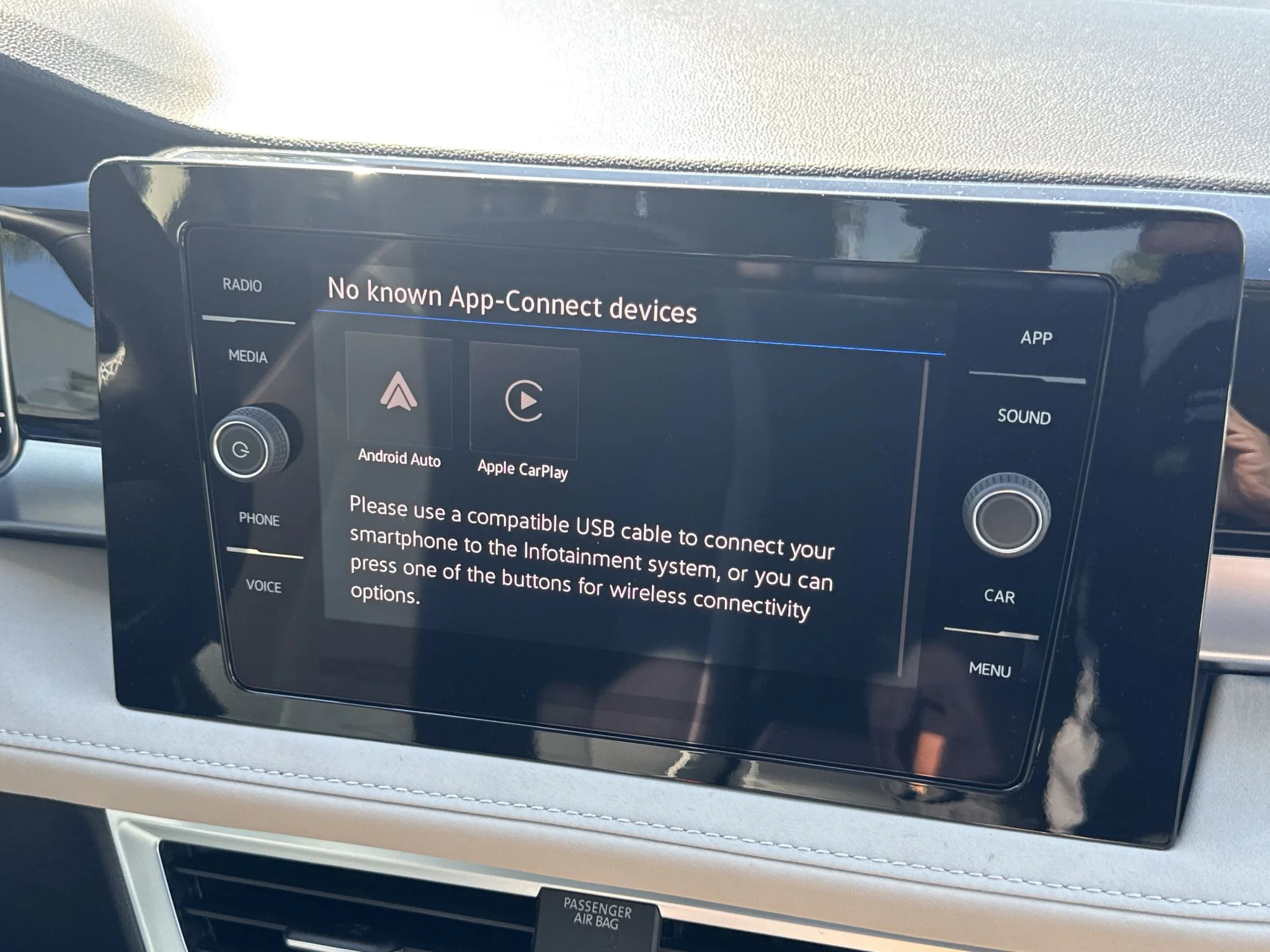 New 2027 Monument Gray Volkswagen SE image 25