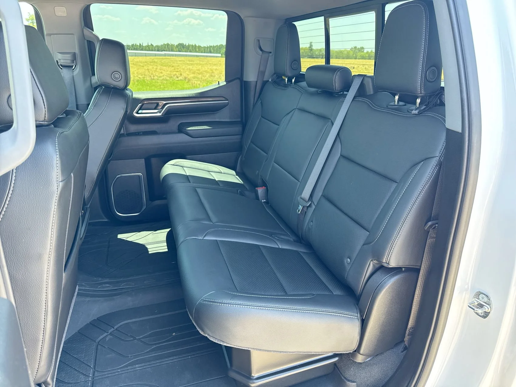 Used 2024 Summit White Chevrolet RST image 22