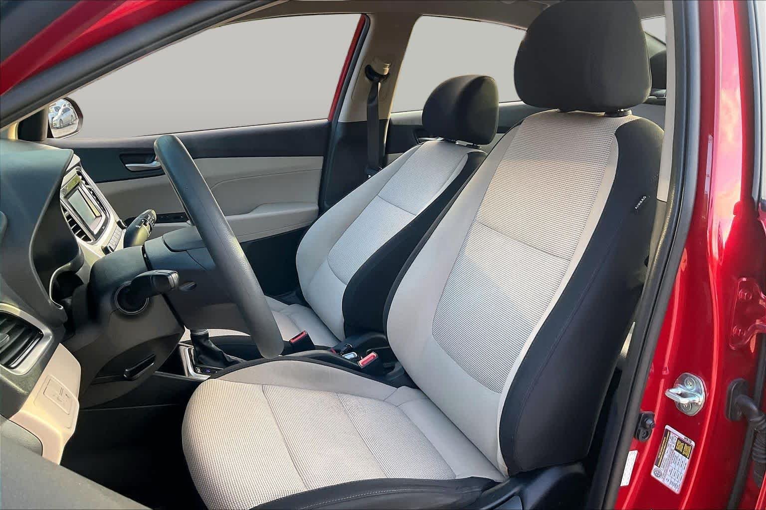 Pre-Owned 2022 Hyundai Accent SE