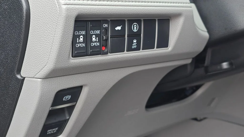 Used 2022  Honda EX-L image 26