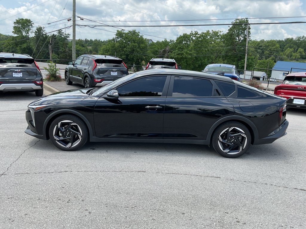 Used 2025 Aurora Black Pearl Kia EX image 6