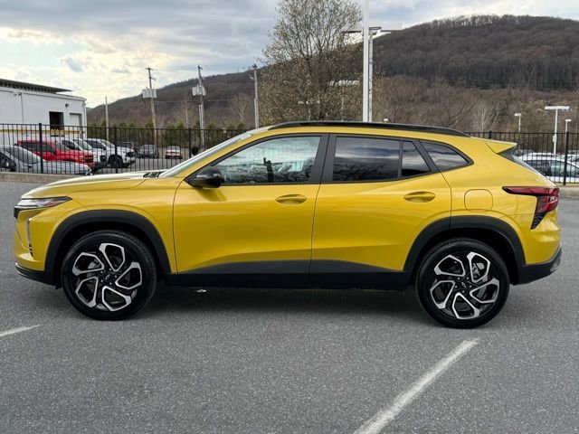 Certified Used 2024 Nitro Yellow Metallic Chevrolet 2RS image 11