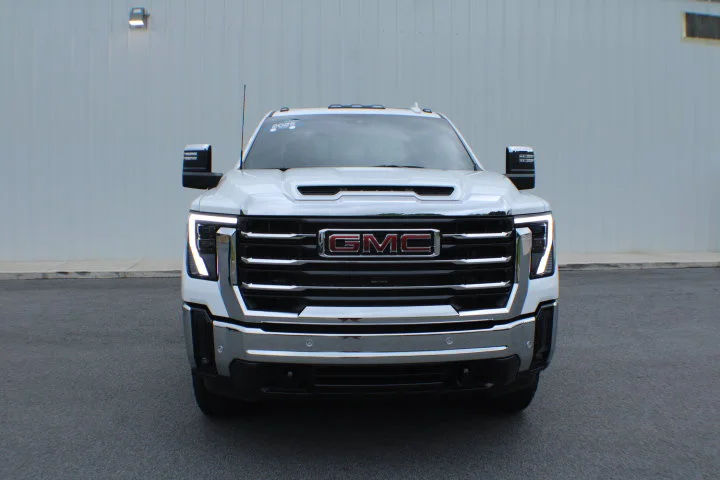 Used 2025 Summit White GMC SLT image 22