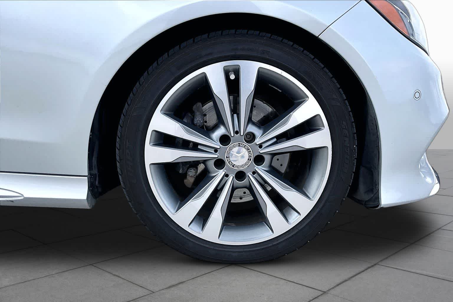 Used 2016 Iridium Silver Metallic Mercedes-Benz E 350 Sport image 11