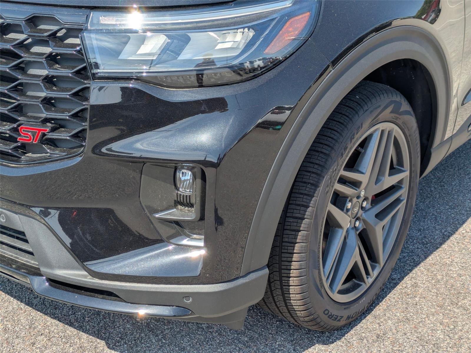 New 2026 Agate Black Metallic Ford ST image 9