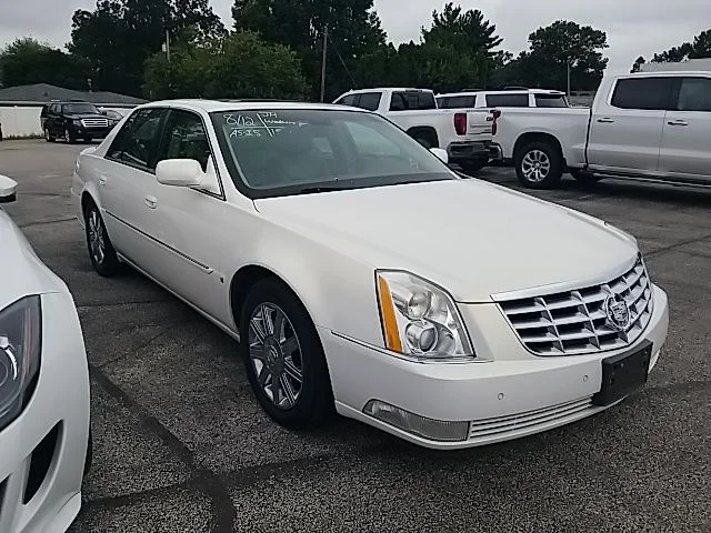 Used 2006 White Cadillac Base image 3