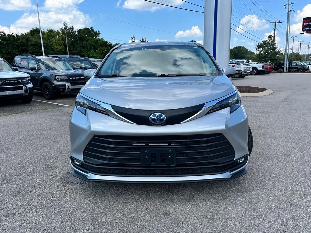Used 2025 Silver Toyota XLE image 2