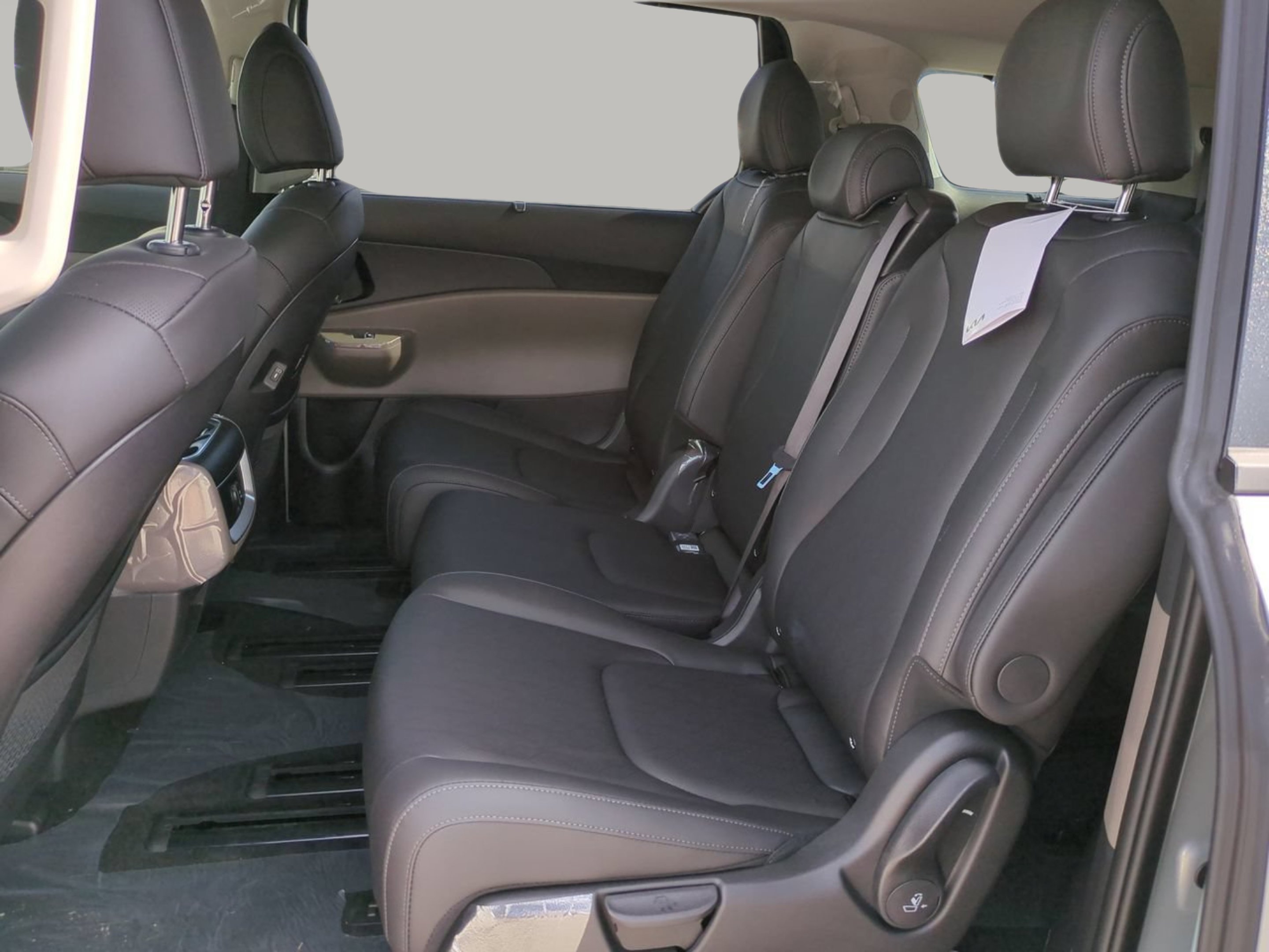 New 2026 Ivory Silver Kia EX image 13