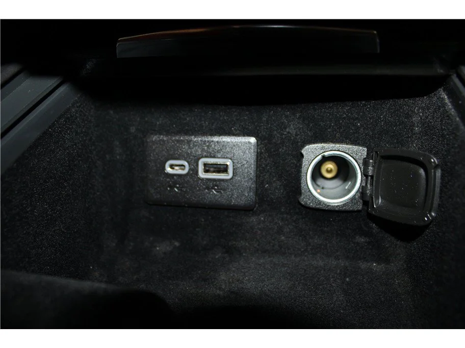 Used 2019 Stellar Black Metallic Cadillac FWD Premium Luxury image 31