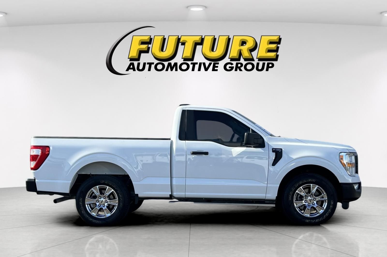 Used 2022 White Ford XL image 2