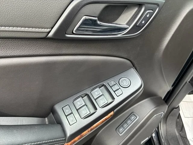 Used 2019 BLACK Chevrolet Premier image 13