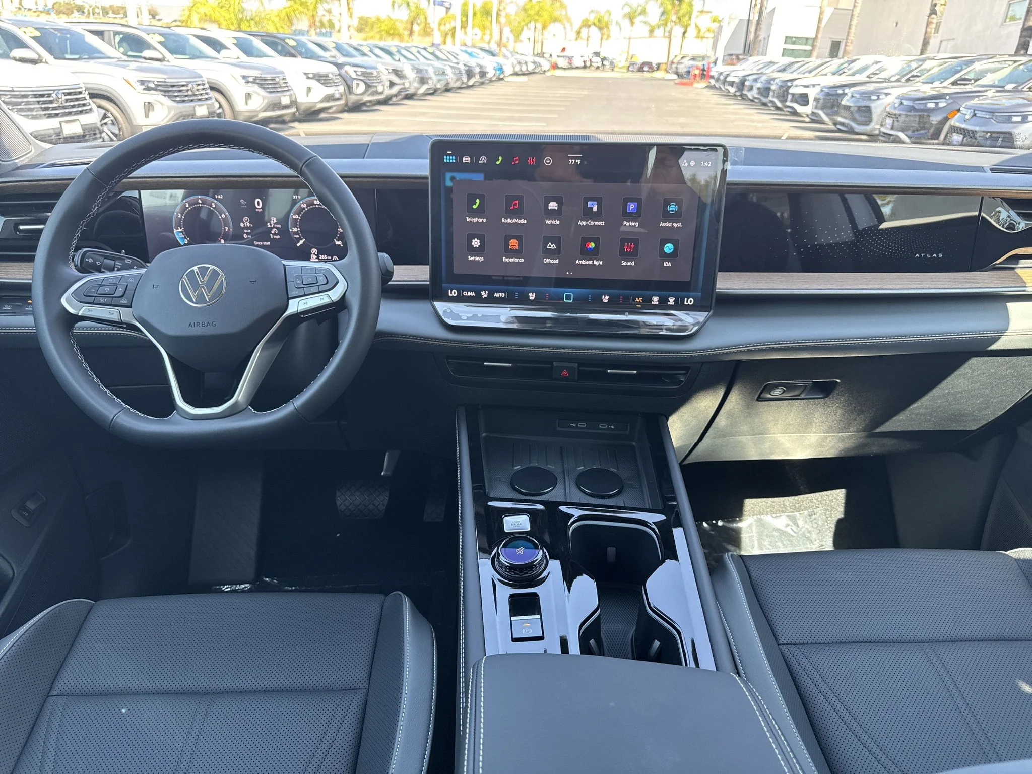 New 2027 Opal White Pearl Volkswagen SE w/Technology image 16