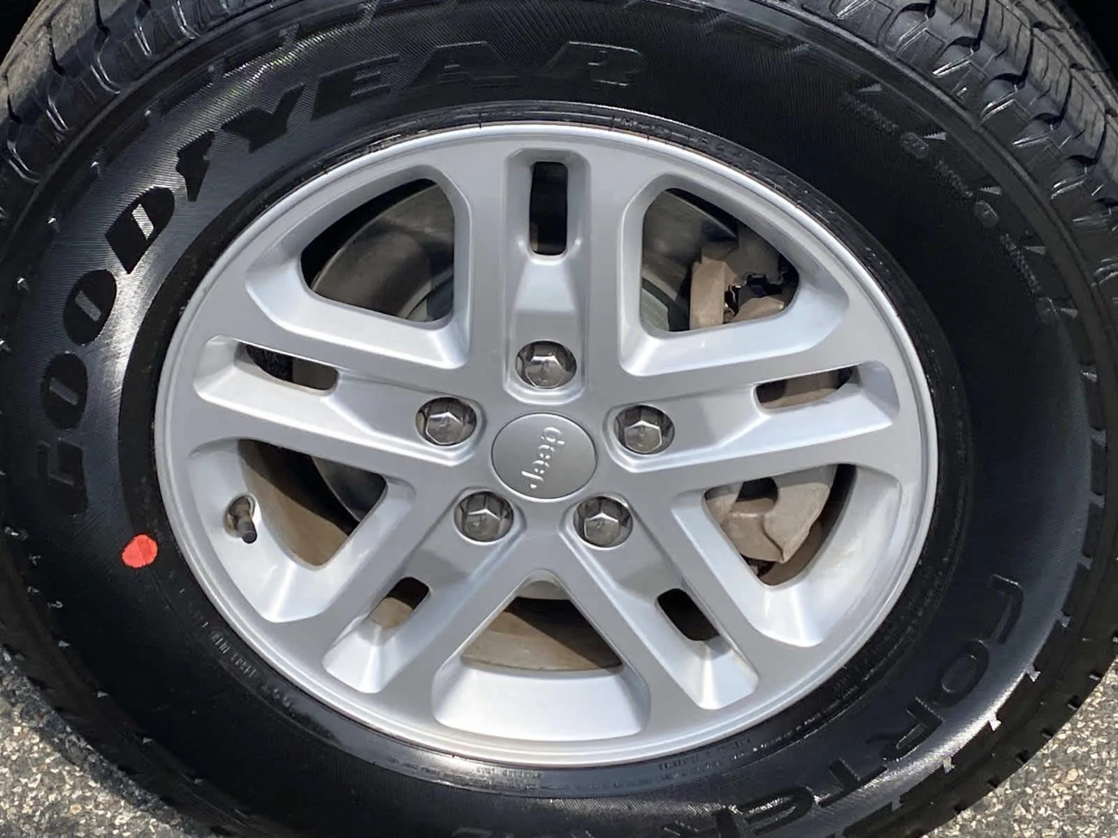Certified Used 2023 Silver Zynith Jeep Laredo image 26