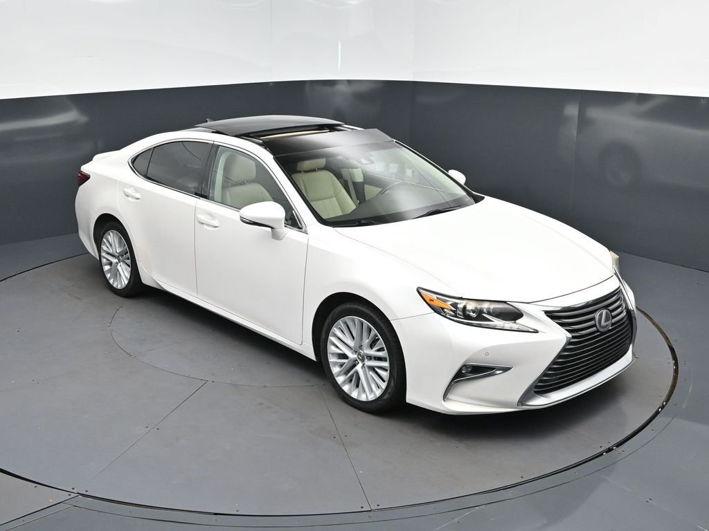 2016 Lexus ES 350 350's photo