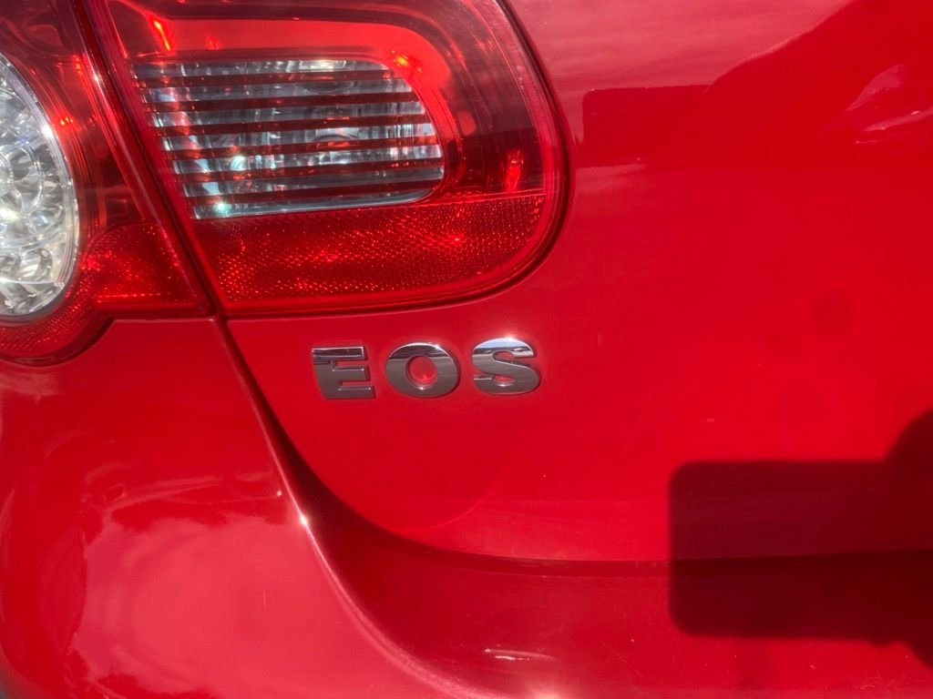 Used 2010 Salsa Red Volkswagen Komfort Edition image 10