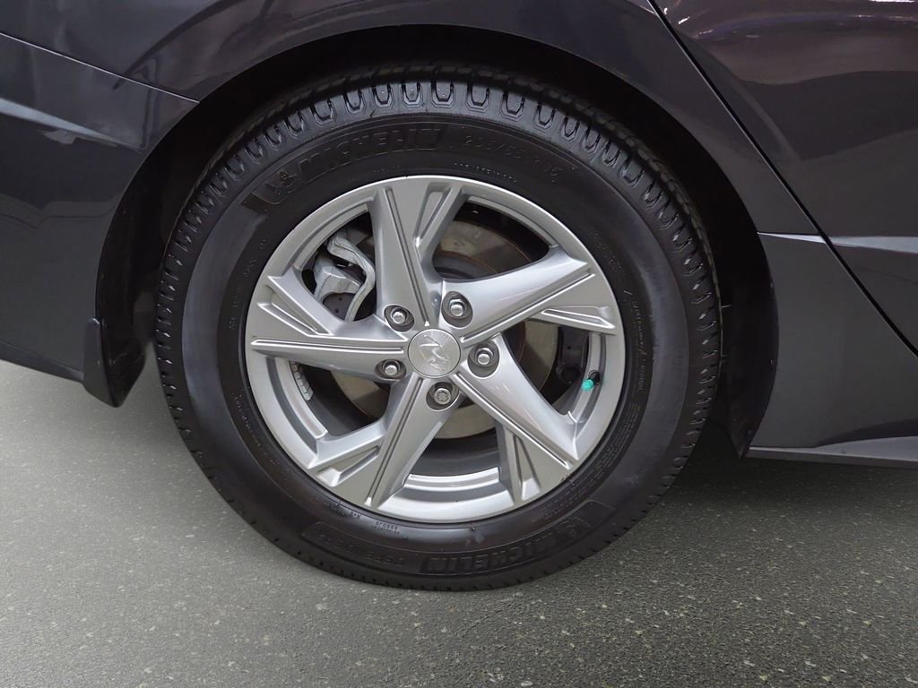 Used 2021 Portofino Gray Hyundai SE image 32