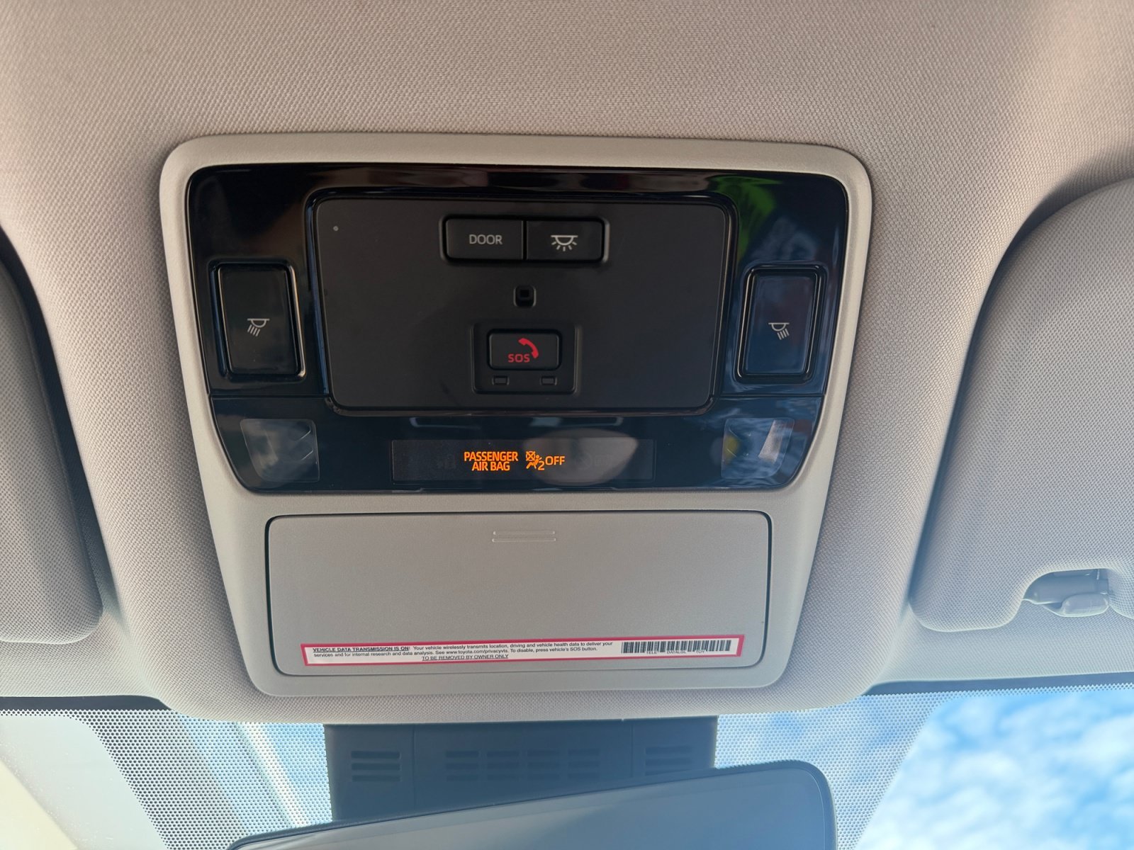 Used 2024 Cream Toyota XLE image 27