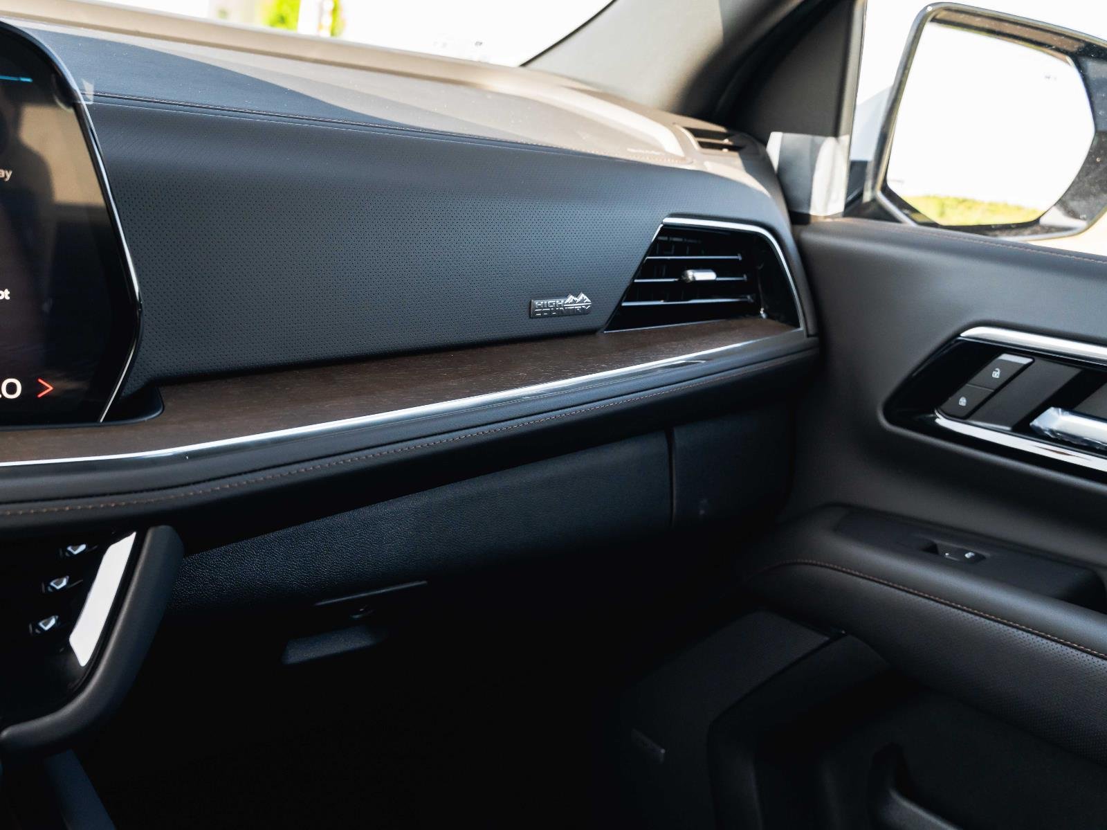 2026 Chevrolet Suburban High Country - Photo 60