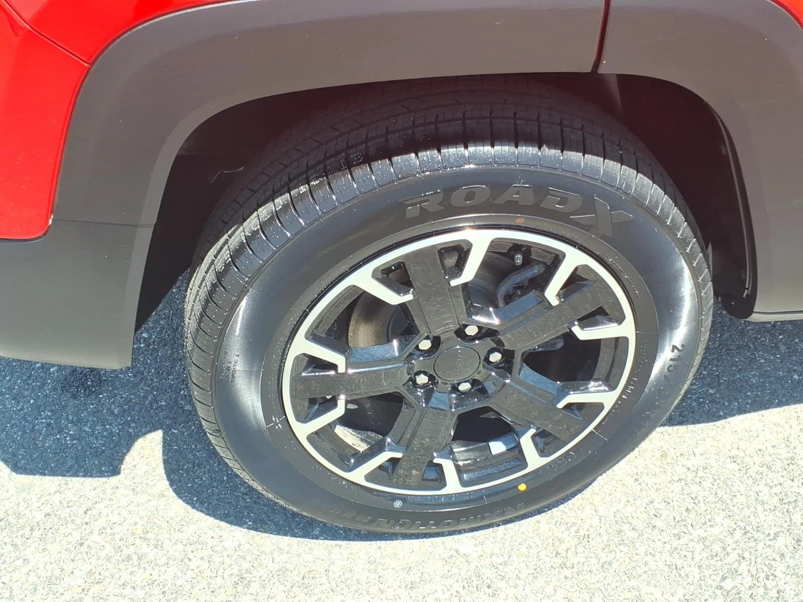 Used 2023 Colorado Red Jeep Latitude image 10