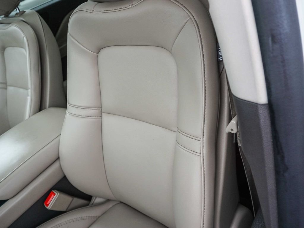 Used 2022 White Lincoln Standard image 20