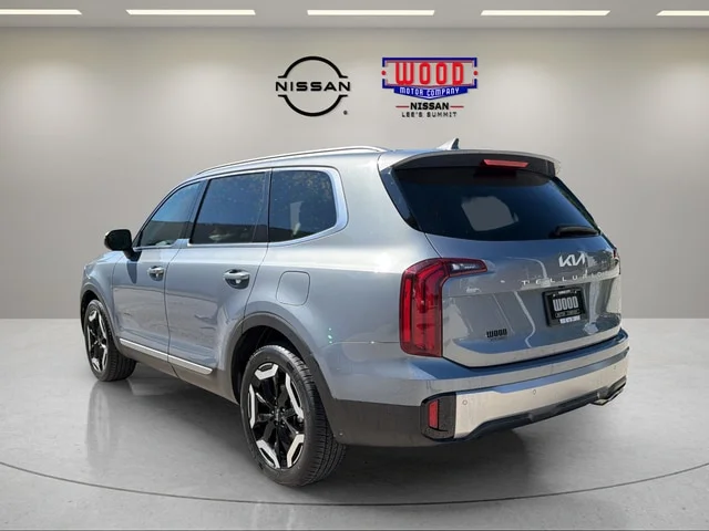 Used 2025 Everlasting Silver Kia S image 4