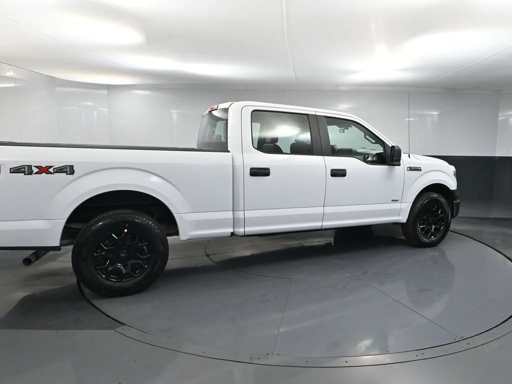 Used 2016 White Ford XL image 6