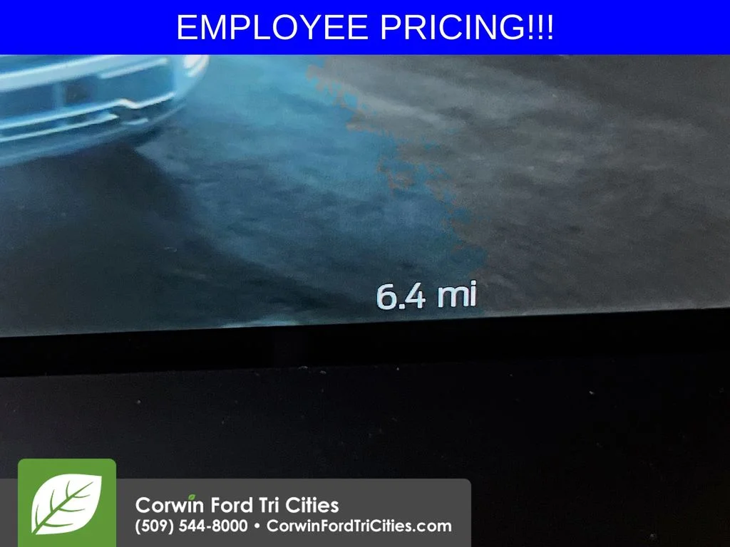 New 2026 Star White Metallic Tri-Coat Ford Platinum image 2