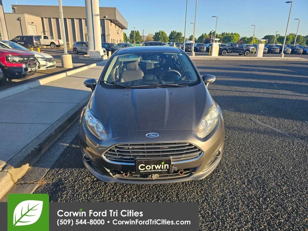 Used 2015 Magnetic Ford SE image 9