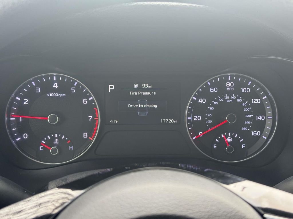 Used 2023 Red Kia LXS image 22
