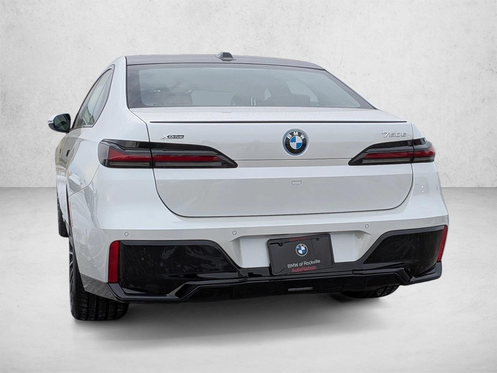 Used 2026 Mineral White Metallic BMW 750e xDrive image 8