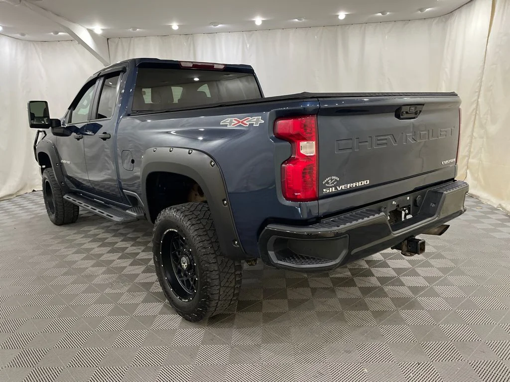 Used 2022 Northsky Blue Metallic Chevrolet Custom image 8