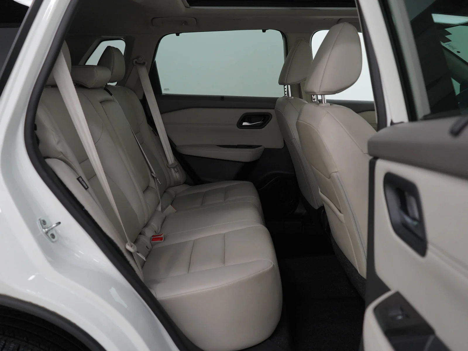 Used 2023 Pearl White Tricoat Nissan SV image 12