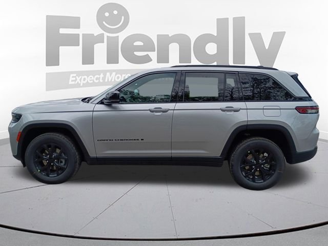 New 2026 Silver Zynith Exterior Paint Jeep Laredo Altitude image 8