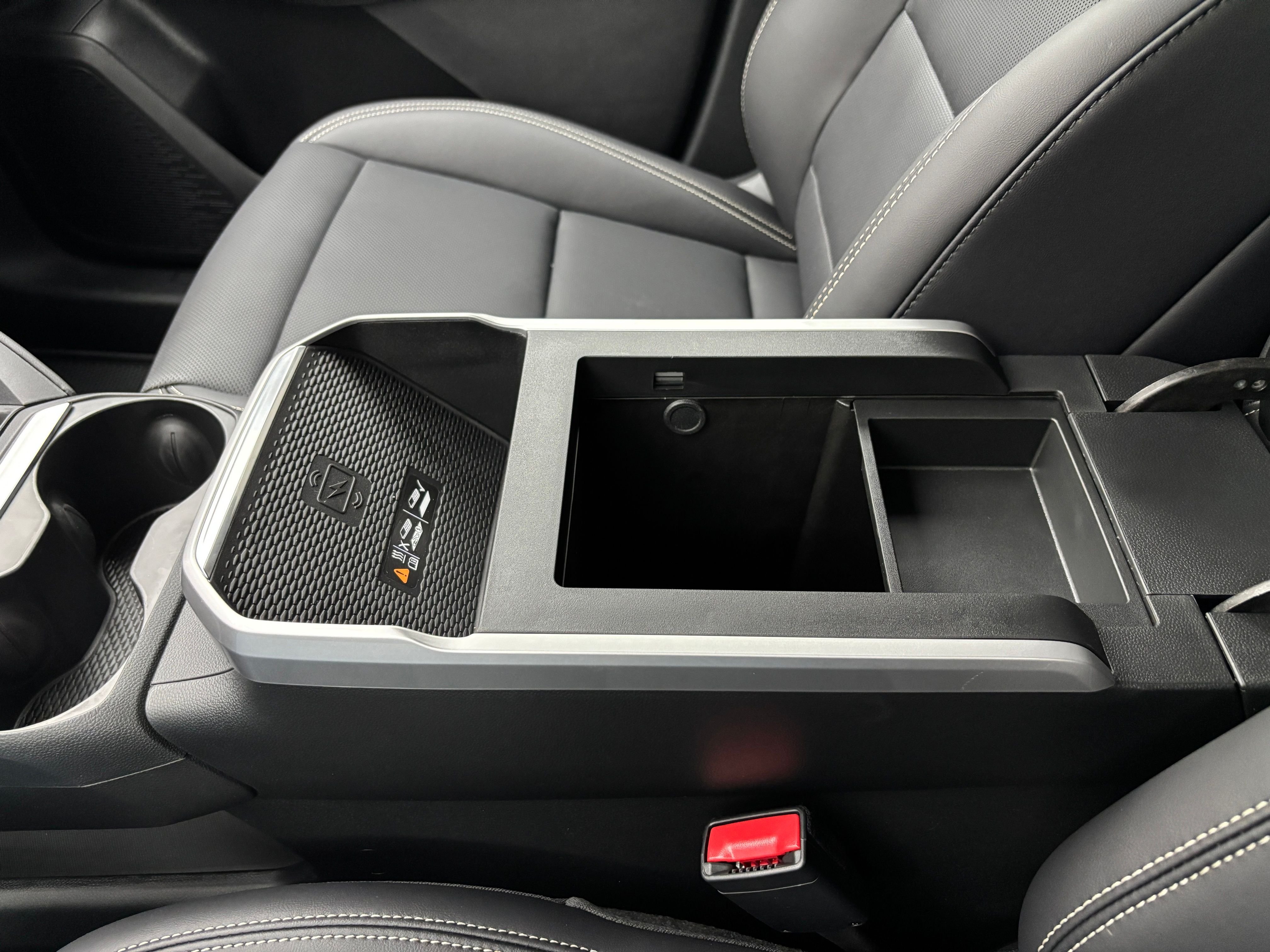 New 2027 Summit White GMC Elevation image 29