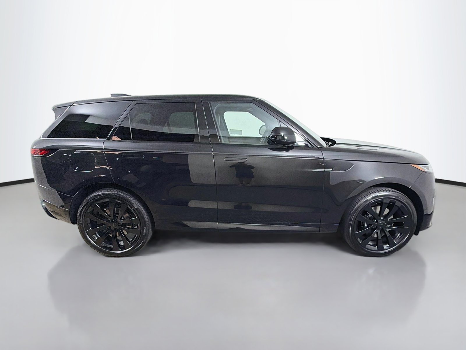 New 2027 Santorini Black LAND ROVER Dynamic SE P400 image 6