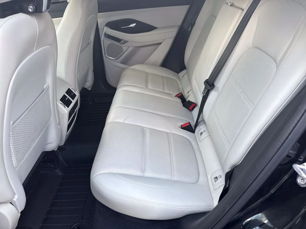 Used 2022  Jaguar P250 SE image 20