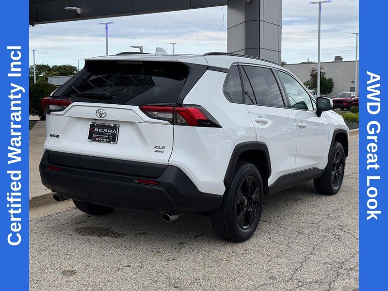 Used 2023 Ice Toyota XLE image 3