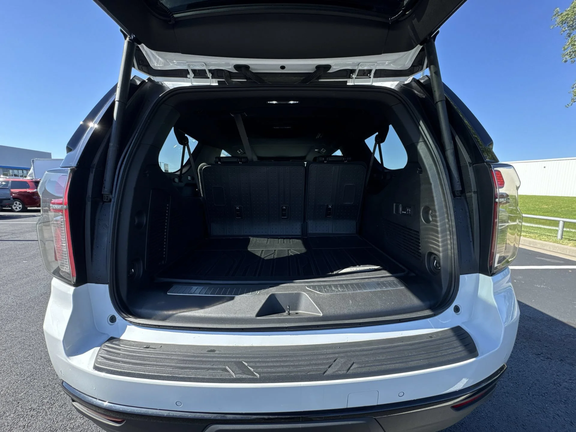 Certified Used 2023 Summit White Chevrolet Z71 image 25