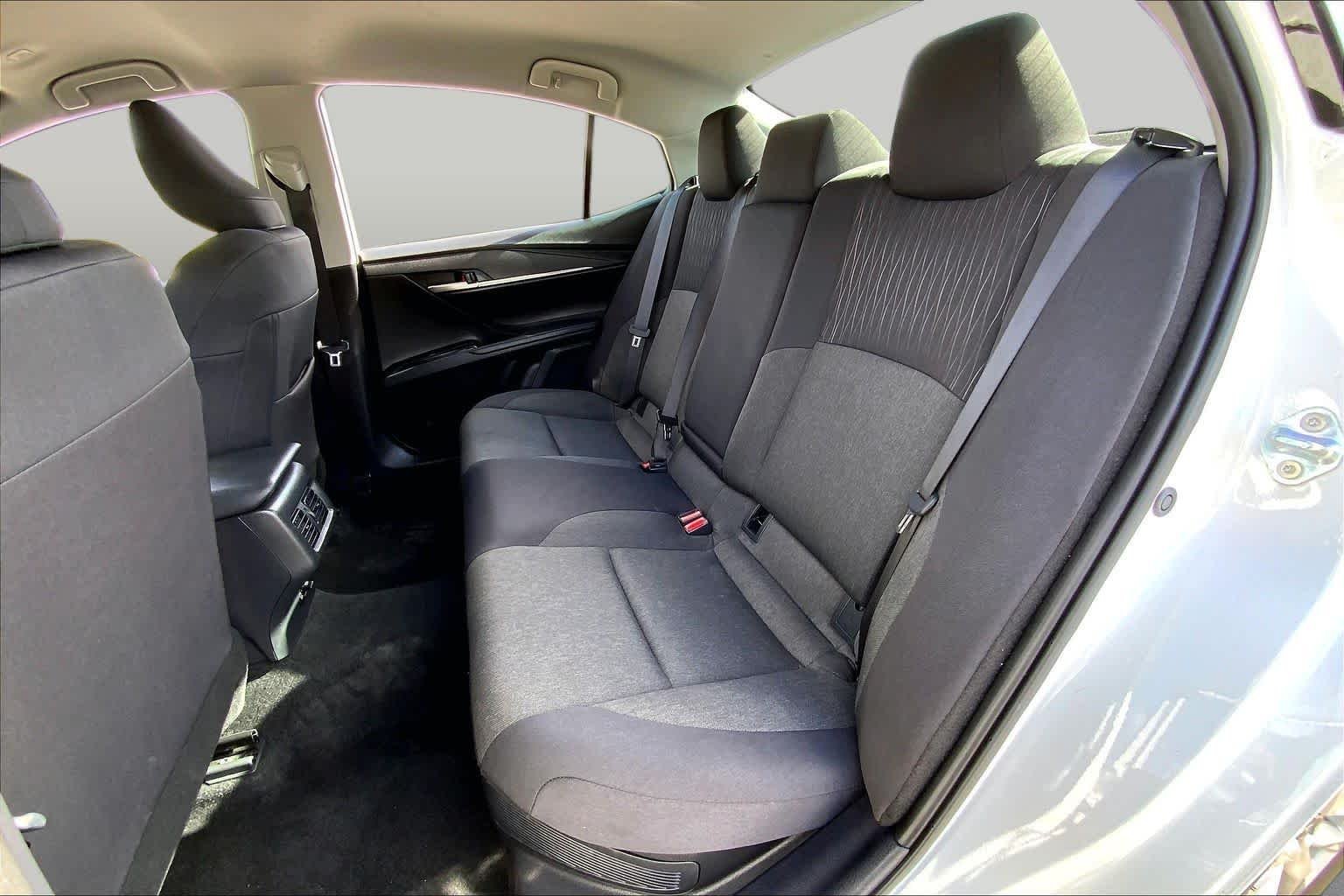 Used 2025 Ice Cap Toyota LE image 20
